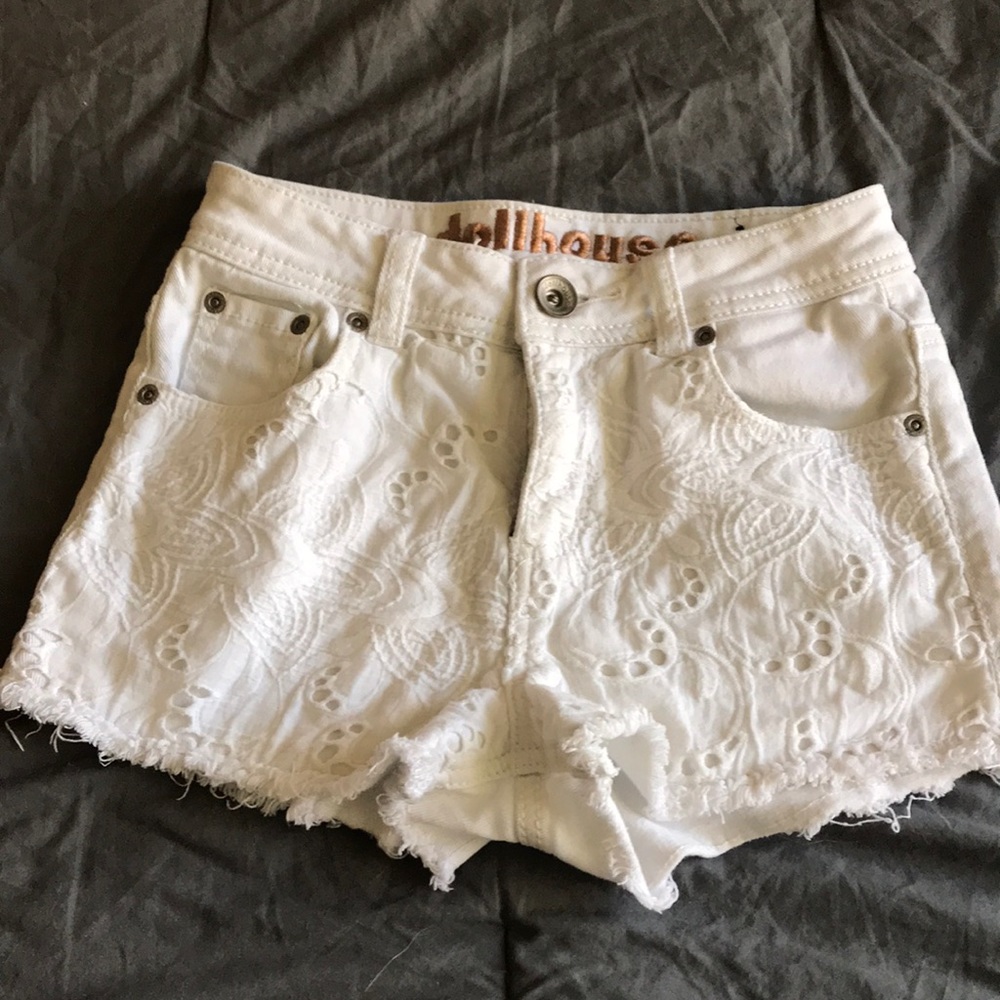 White lace front shorts